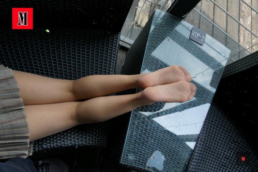 图片[8]-[MussGirl慕丝女郎] NO.008 拍过模特的美足，那化妆师璐璐的呢？ – 速更版-美库