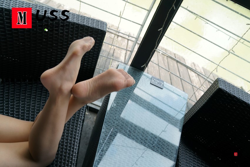 图片[9]-[MussGirl慕丝女郎] NO.008 拍过模特的美足，那化妆师璐璐的呢？ – 速更版-美库