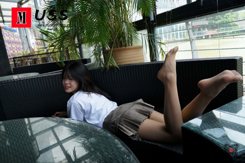 图片[11]-[MussGirl慕丝女郎] NO.008 拍过模特的美足，那化妆师璐璐的呢？ – 速更版-美库