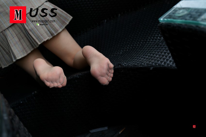 图片[15]-[MussGirl慕丝女郎] NO.008 拍过模特的美足，那化妆师璐璐的呢？ – 速更版-美库