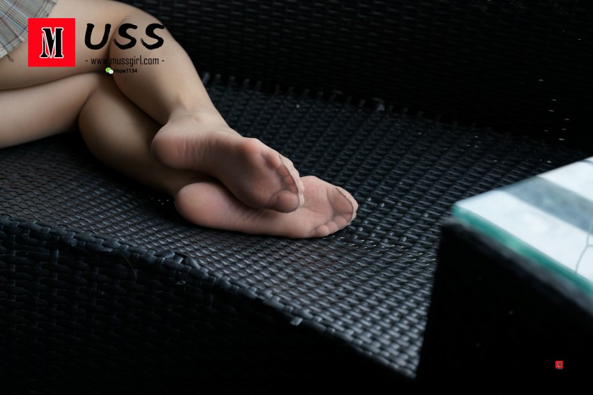 图片[19]-[MussGirl慕丝女郎] NO.008 拍过模特的美足，那化妆师璐璐的呢？ – 速更版-美库