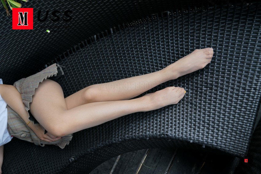 图片[27]-[MussGirl慕丝女郎] NO.008 拍过模特的美足，那化妆师璐璐的呢？ – 速更版-美库