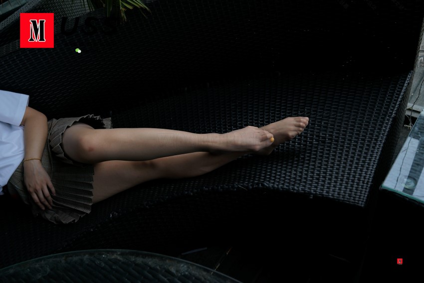 图片[31]-[MussGirl慕丝女郎] NO.008 拍过模特的美足，那化妆师璐璐的呢？ – 速更版-美库