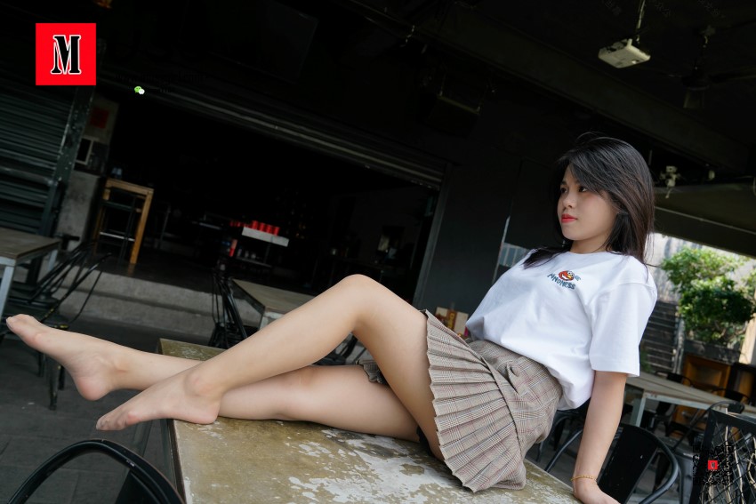 图片[42]-[MussGirl慕丝女郎] NO.008 拍过模特的美足，那化妆师璐璐的呢？ – 速更版-美库