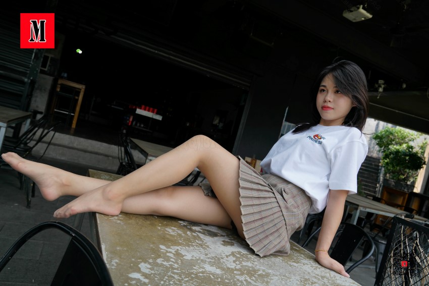 图片[43]-[MussGirl慕丝女郎] NO.008 拍过模特的美足，那化妆师璐璐的呢？ – 速更版-美库