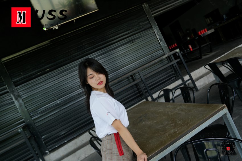 图片[84]-[MussGirl慕丝女郎] NO.008 拍过模特的美足，那化妆师璐璐的呢？ – 速更版-美库