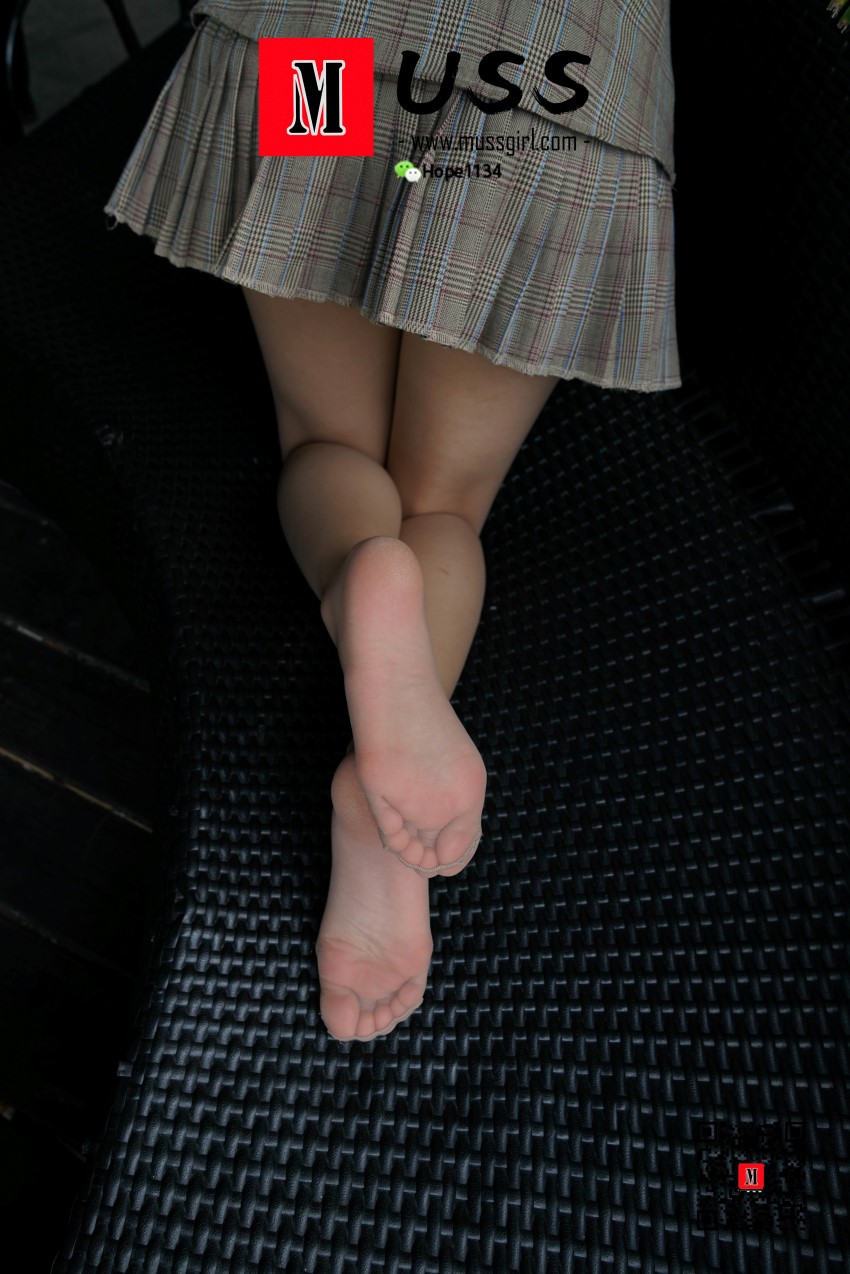 图片[95]-[MussGirl慕丝女郎] NO.008 拍过模特的美足，那化妆师璐璐的呢？ – 速更版-美库