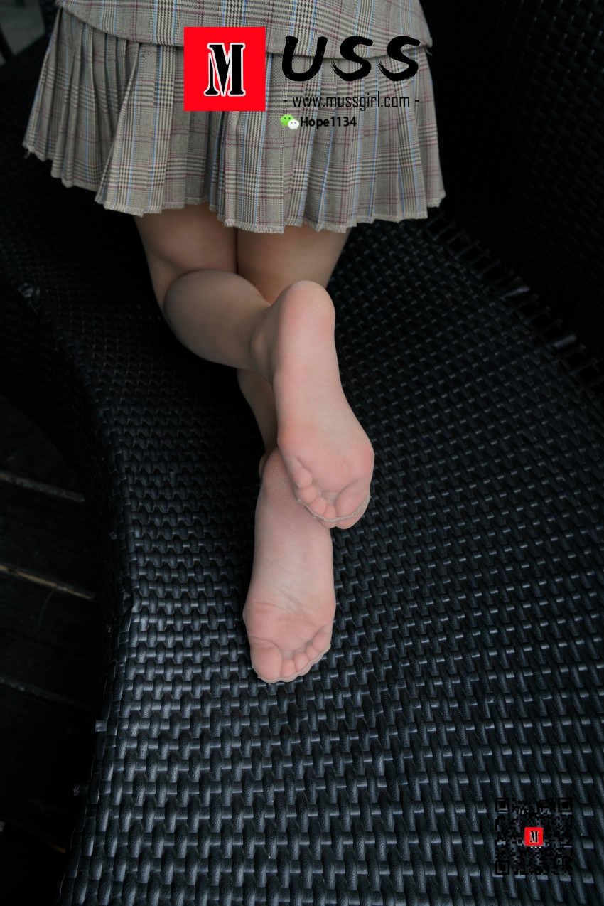图片[98]-[MussGirl慕丝女郎] NO.008 拍过模特的美足，那化妆师璐璐的呢？ – 速更版-美库