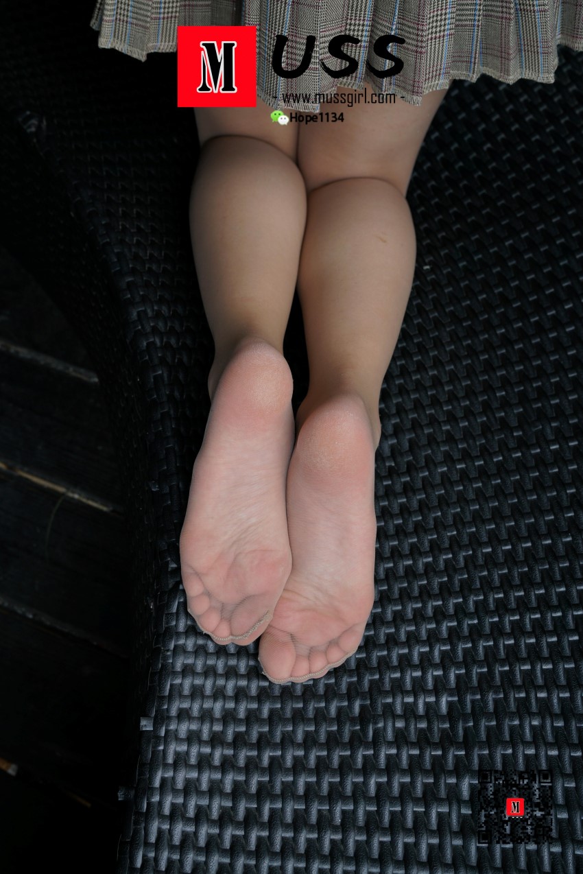 图片[99]-[MussGirl慕丝女郎] NO.008 拍过模特的美足，那化妆师璐璐的呢？ – 速更版-美库
