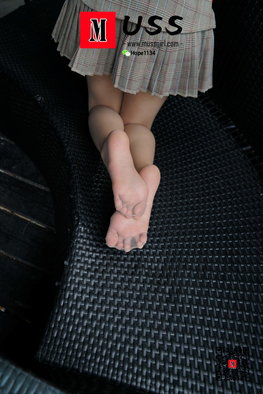 图片[102]-[MussGirl慕丝女郎] NO.008 拍过模特的美足，那化妆师璐璐的呢？ – 速更版-美库