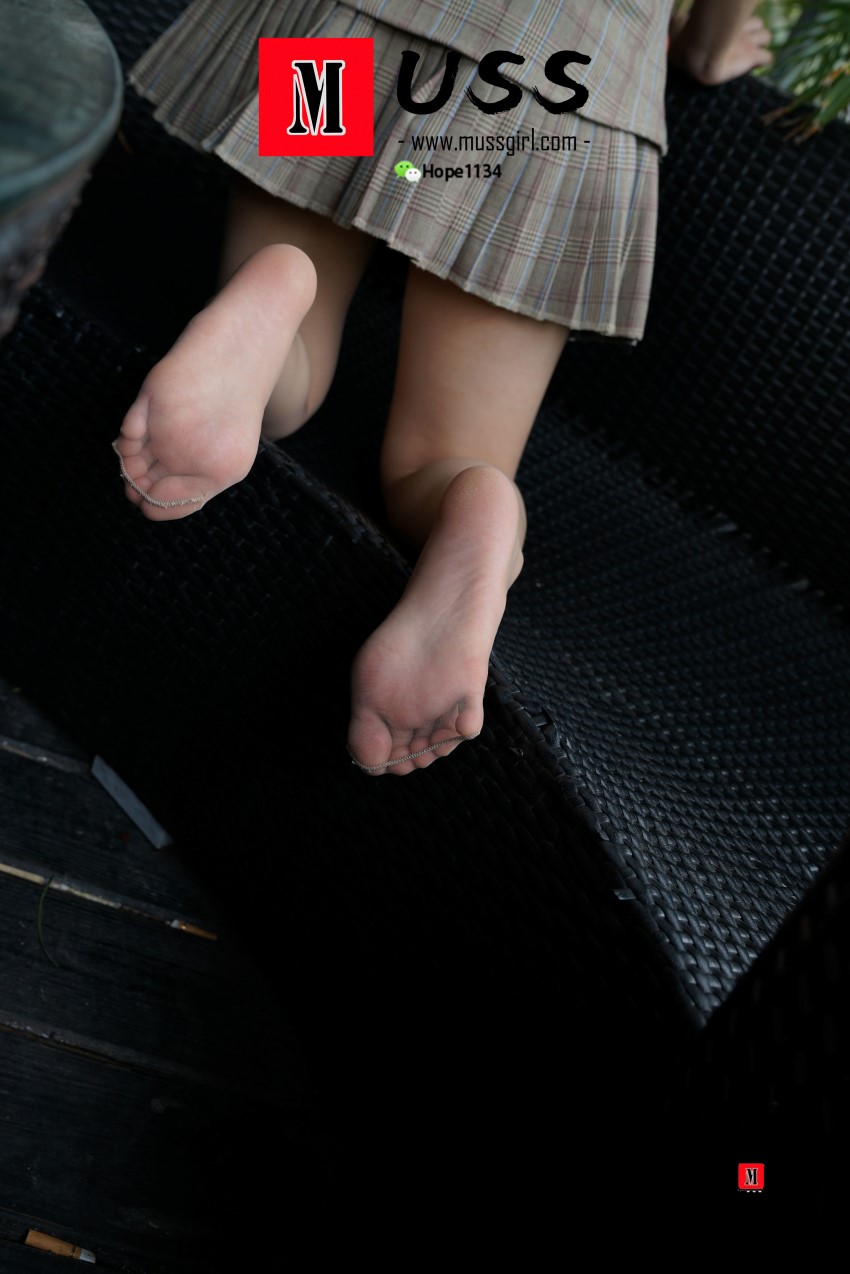 图片[103]-[MussGirl慕丝女郎] NO.008 拍过模特的美足，那化妆师璐璐的呢？ – 速更版-美库