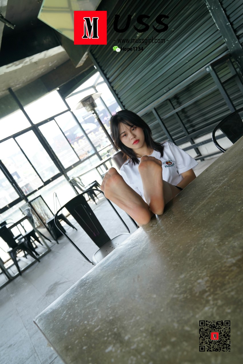 图片[125]-[MussGirl慕丝女郎] NO.008 拍过模特的美足，那化妆师璐璐的呢？ – 速更版-美库