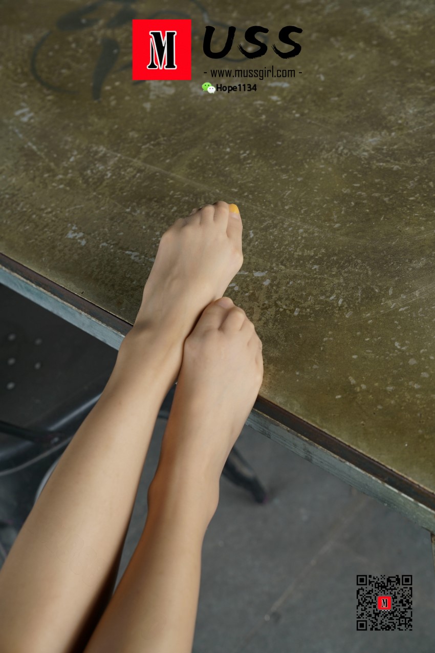 图片[127]-[MussGirl慕丝女郎] NO.008 拍过模特的美足，那化妆师璐璐的呢？ – 速更版-美库