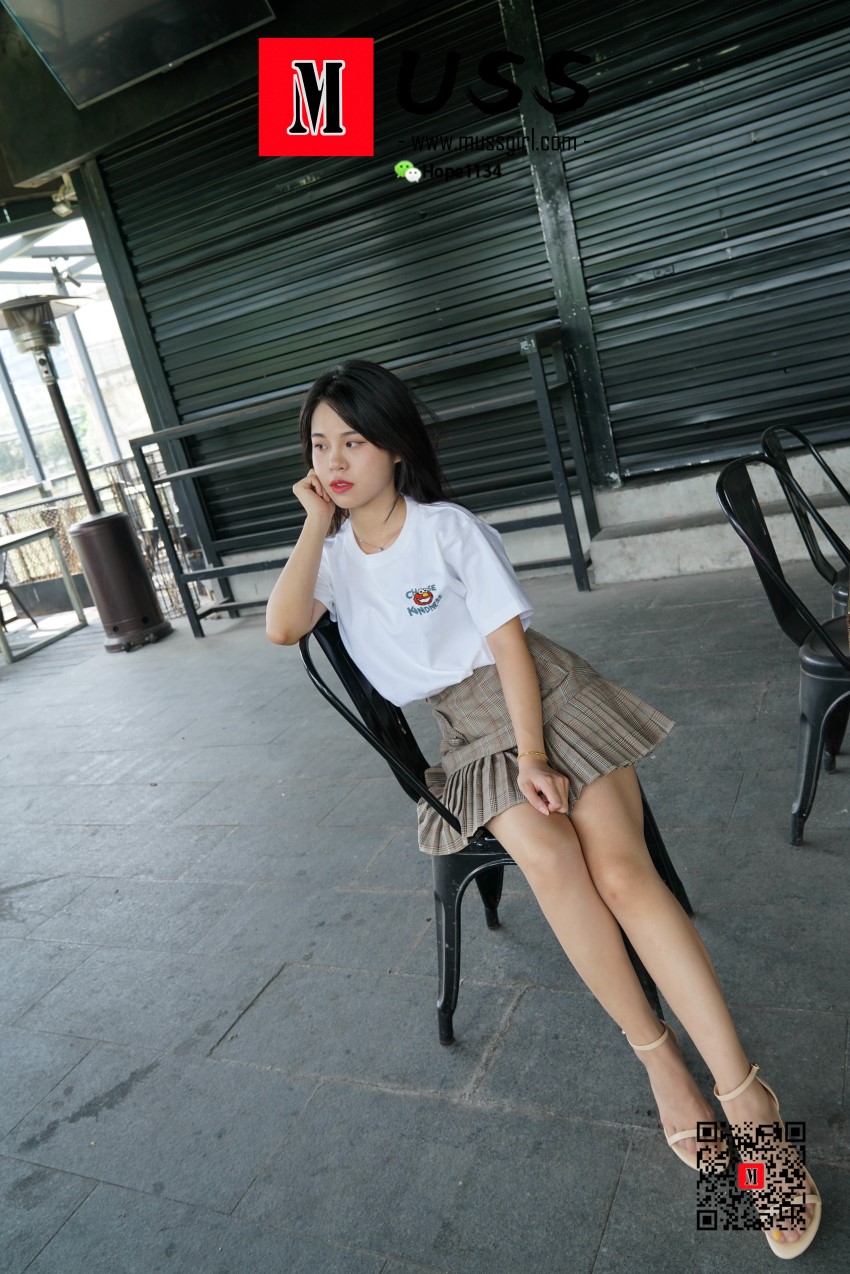 图片[139]-[MussGirl慕丝女郎] NO.008 拍过模特的美足，那化妆师璐璐的呢？ – 速更版-美库