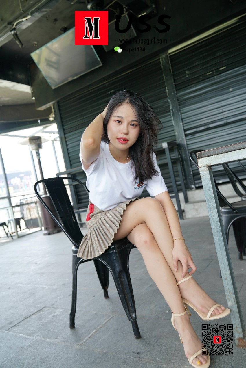 图片[142]-[MussGirl慕丝女郎] NO.008 拍过模特的美足，那化妆师璐璐的呢？ – 速更版-美库