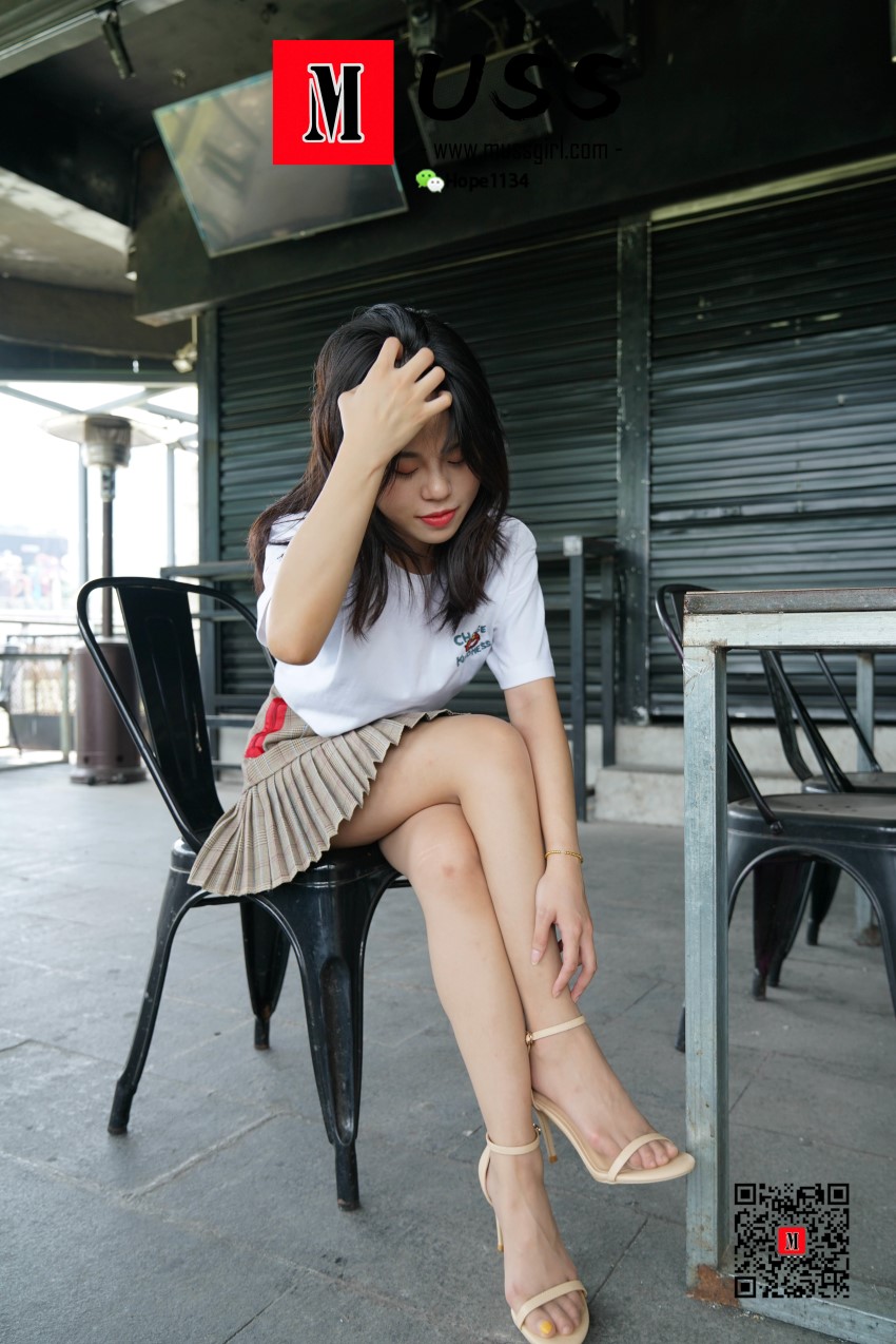 图片[143]-[MussGirl慕丝女郎] NO.008 拍过模特的美足，那化妆师璐璐的呢？ – 速更版-美库