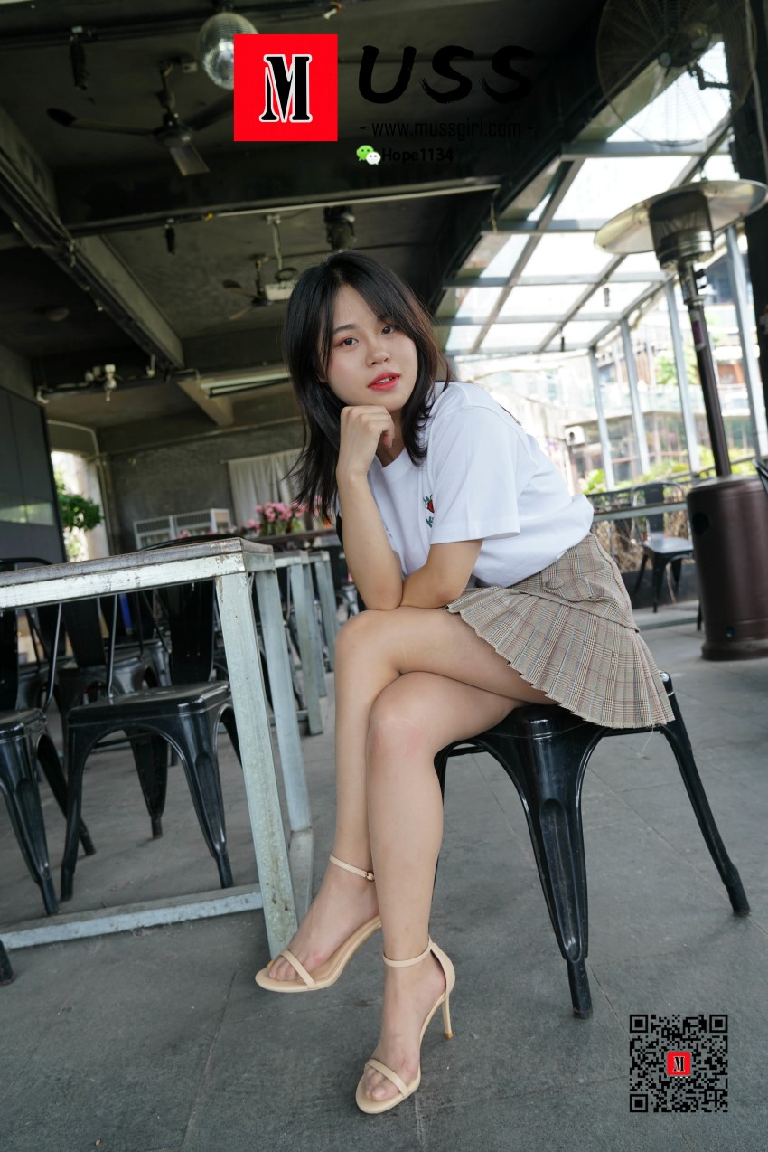 图片[166]-[MussGirl慕丝女郎] NO.008 拍过模特的美足，那化妆师璐璐的呢？ – 速更版-美库