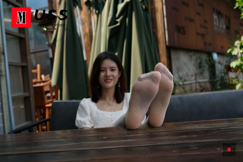 图片[25]-[MussGirl慕丝女郎]NO.018 白衣护士与白丝的绝美邂逅小贤（足底特写篇） – 速更版-美库