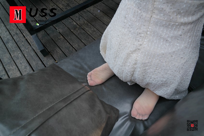 图片[31]-[MussGirl慕丝女郎]NO.018 白衣护士与白丝的绝美邂逅小贤（足底特写篇） – 速更版-美库