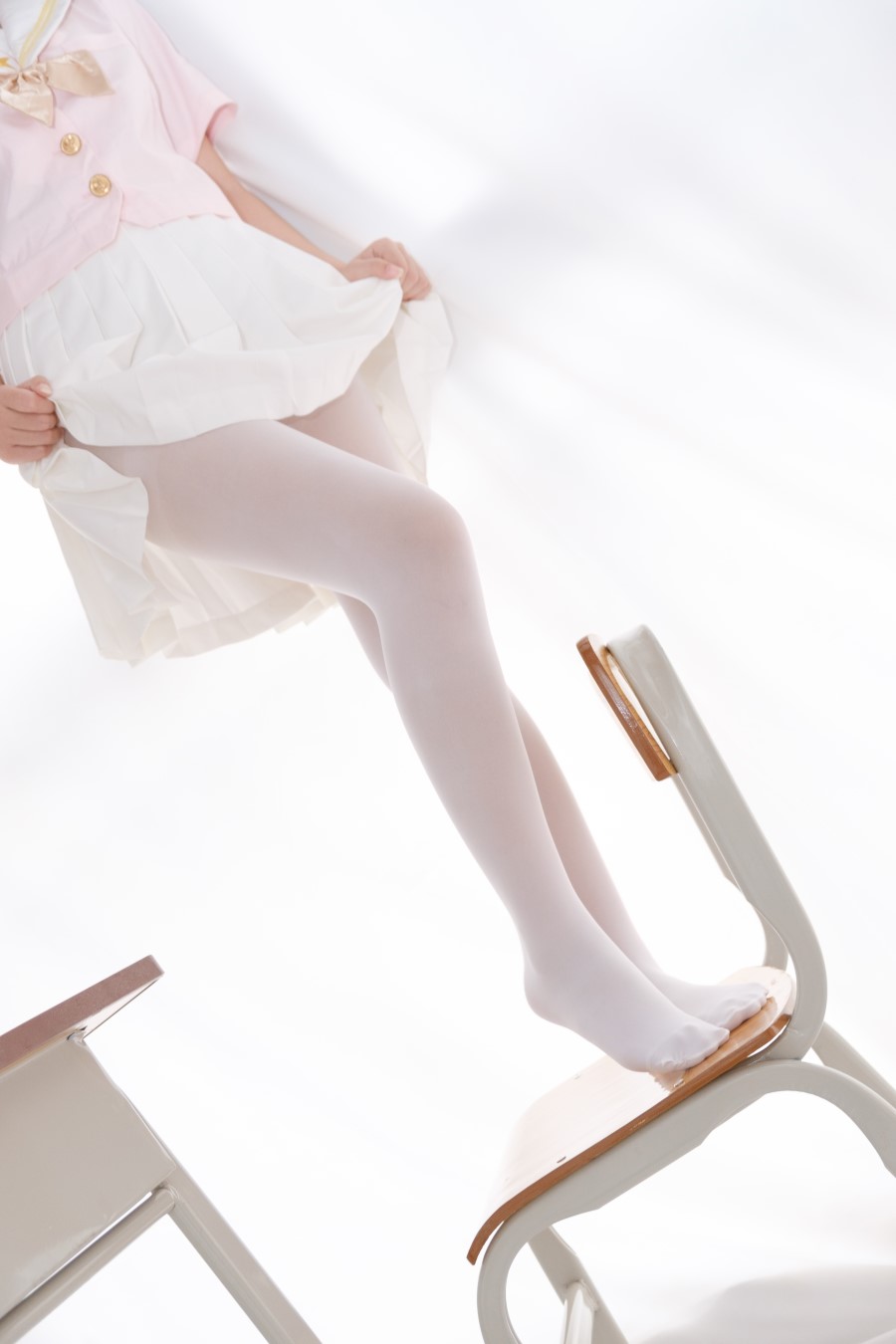 图片[17]-喵写真 VOL.007 课桌上白丝水手服 – 速更版-美库