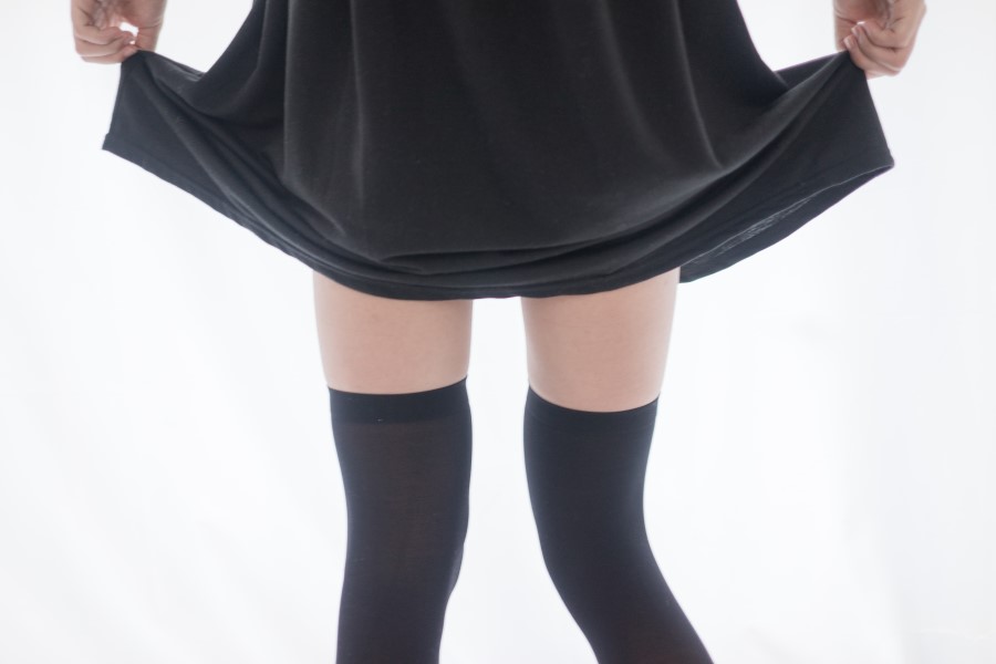 图片[24]-喵写真 VOL.006 课桌上秀黑丝美腿 – 速更版-美库