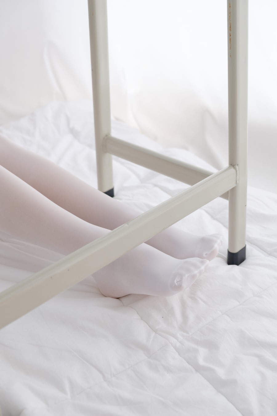 图片[20]-喵写真 VOL.007 课桌上白丝水手服 – 速更版-美库