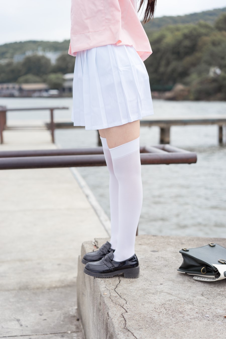 图片[24]-喵写真 VOL.010 湖边白丝萝莉 – 速更版-美库