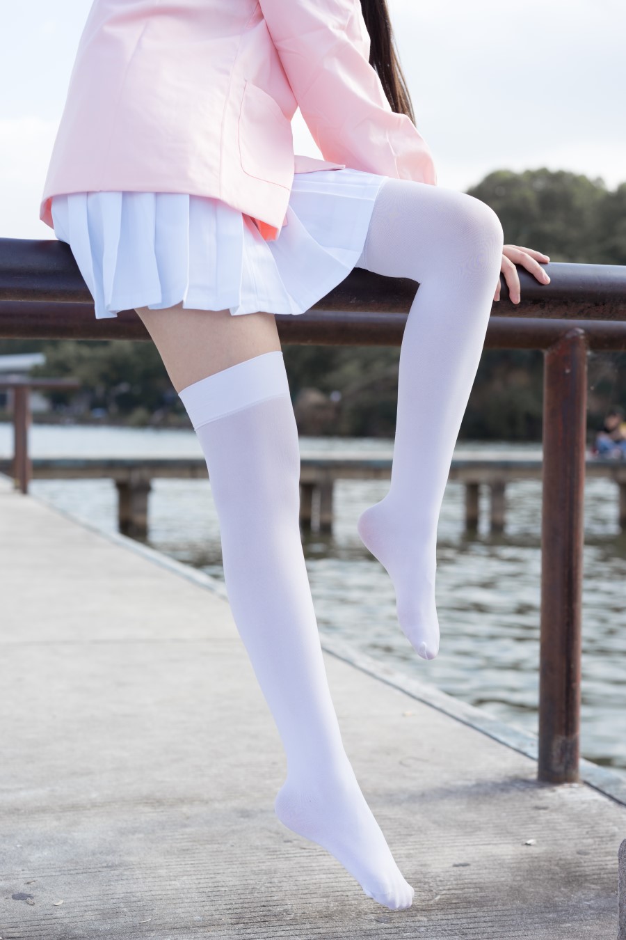 图片[43]-喵写真 VOL.010 湖边白丝萝莉 – 速更版-美库