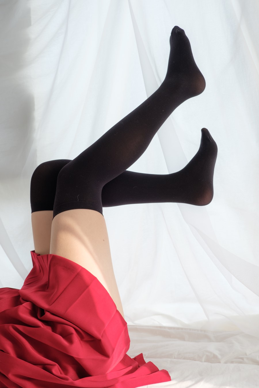 图片[52]-喵写真 VOL.013 红裙黑丝 – 速更版-美库