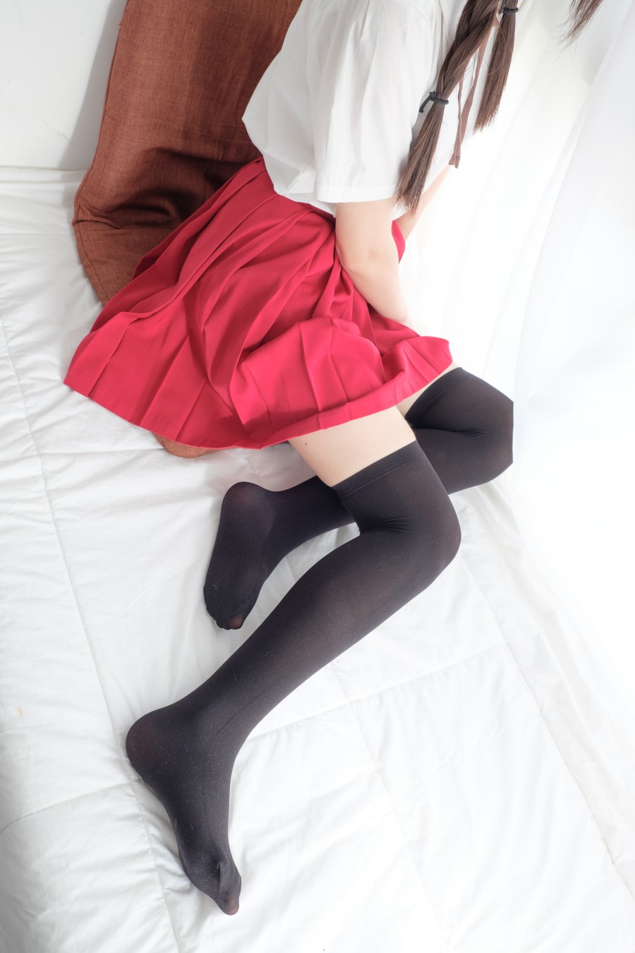 图片[67]-喵写真 VOL.013 红裙黑丝 – 速更版-美库