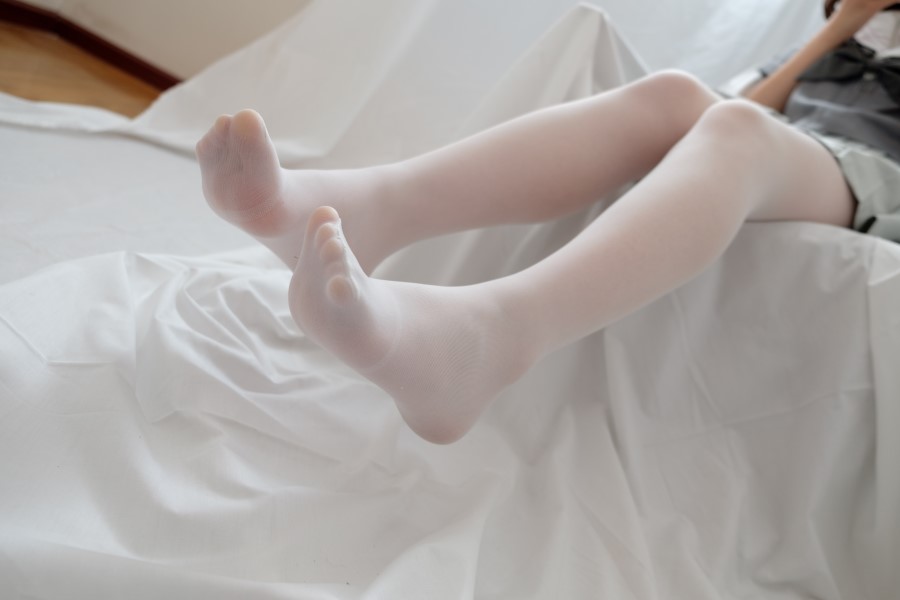 图片[23]-喵写真 VOL.020 丝袜百褶裙 – 速更版-美库