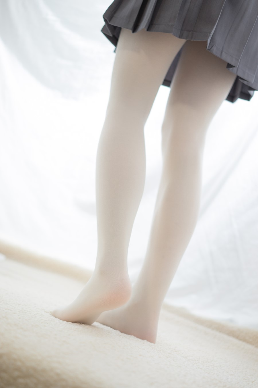 图片[53]-喵写真 VOL.017 眼镜学妹丝足 – 速更版-美库