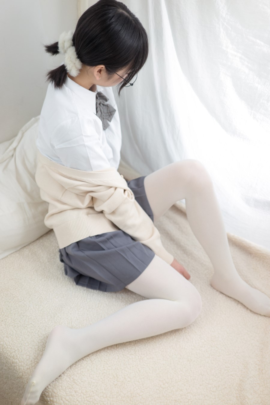 图片[83]-喵写真 VOL.017 眼镜学妹丝足 – 速更版-美库