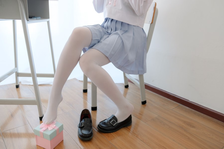 图片[14]-喵写真 VOL.023 丝袜百褶裙4 – 速更版-美库