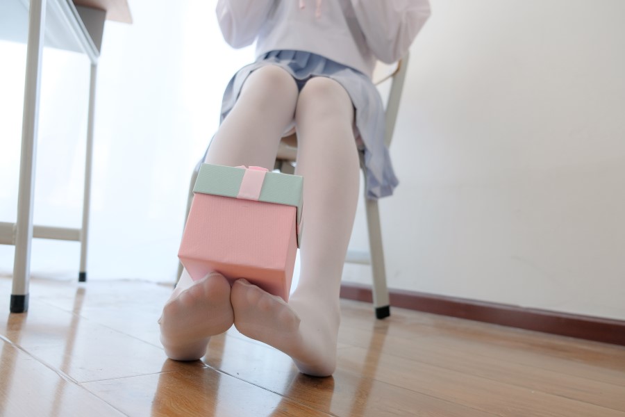 图片[18]-喵写真 VOL.023 丝袜百褶裙4 – 速更版-美库