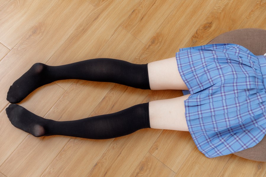 图片[18]-喵写真 VOL.029 JK黑丝美足秀 – 速更版-美库