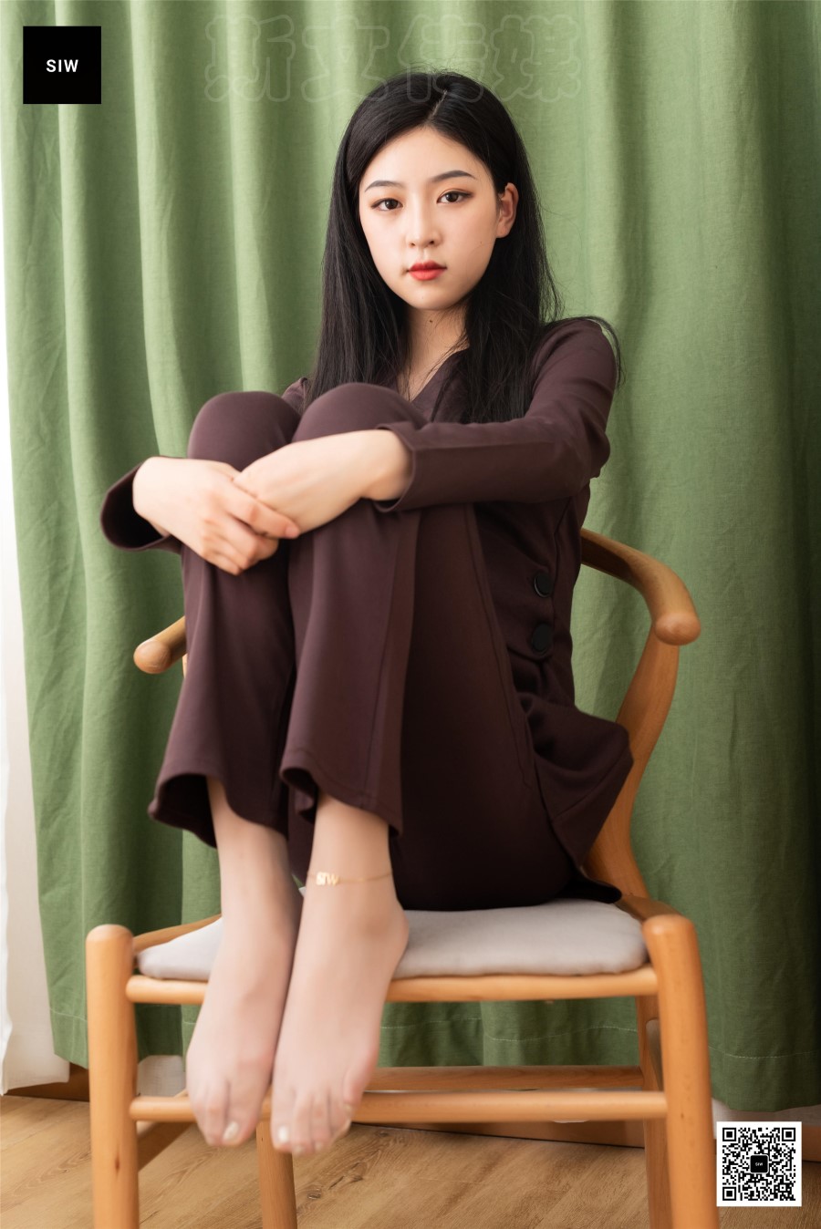 图片[43]-[SIW斯文传媒]VOL.086 小谈 绛紫纯棉时尚修身九分裤套装 – 速更版-美库