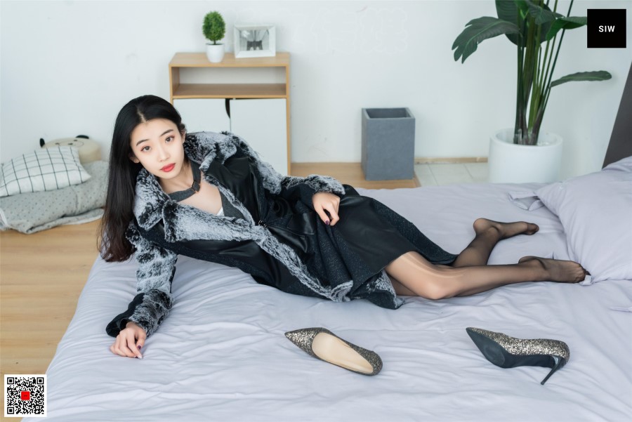 图片[25]-[SIW斯文传媒]VOL.085 蓉儿 翻毛领拼色毛呢仿皮华贵长款大衣 – 速更版-美库