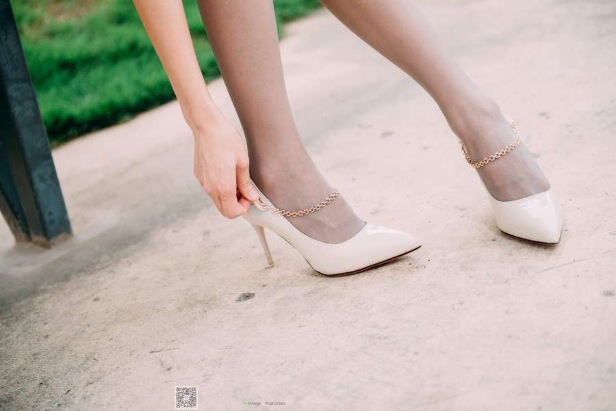 图片[41]-SSA丝社 第007期：nono 偶遇街拍灰丝特辑 – 速更版-美库