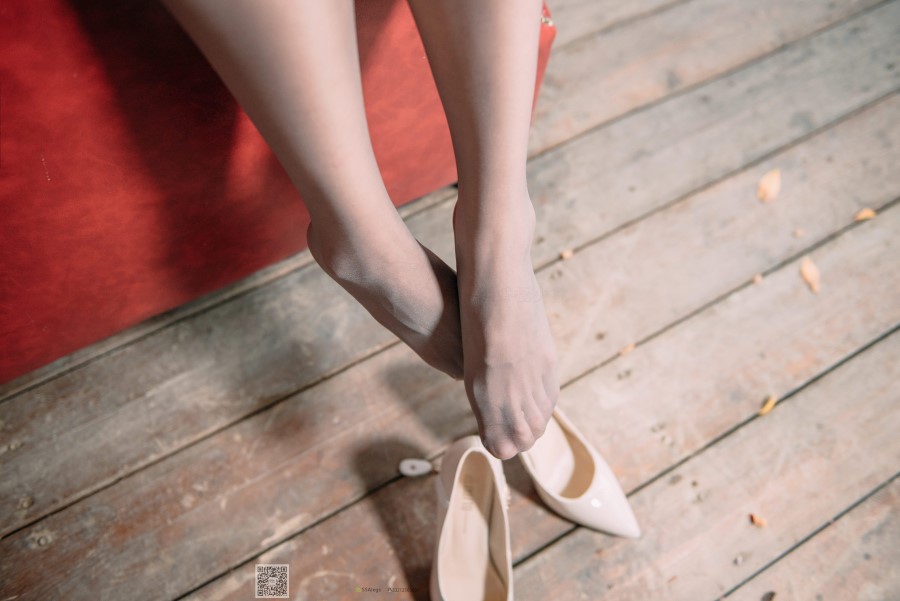 图片[85]-SSA丝社 第007期：nono 偶遇街拍灰丝特辑 – 速更版-美库