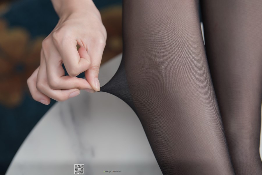 图片[73]-SSA丝社 第010期：小琪琪 长筒黑丝穿丝过程与足尖特写 – 速更版-美库