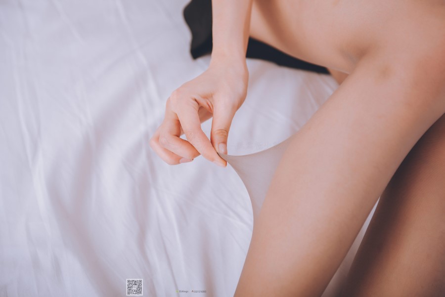 图片[48]-SSA丝社 第020期：小琪琪 性感女秘书闺房高端灰丝穿丝足部特写 – 速更版-美库
