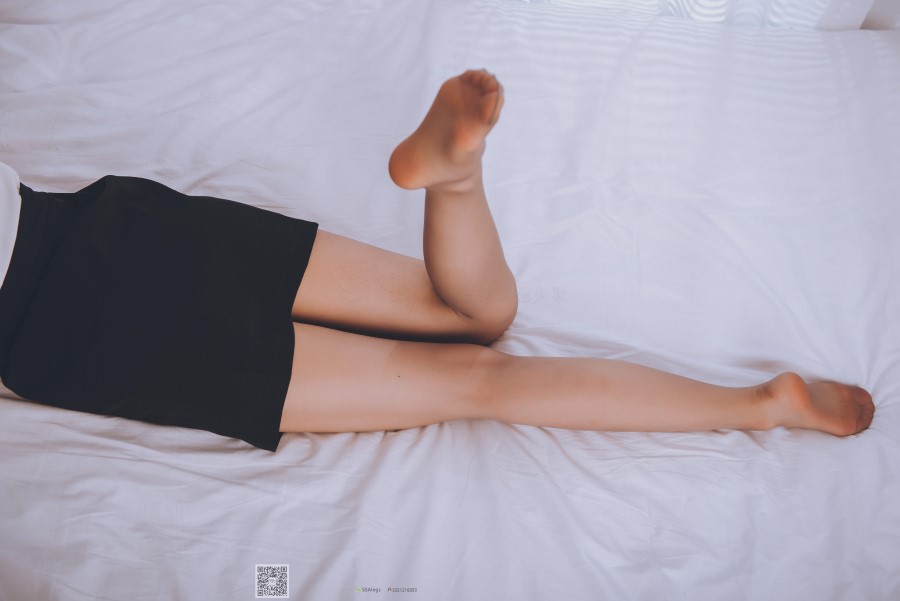 图片[53]-SSA丝社 第020期：小琪琪 性感女秘书闺房高端灰丝穿丝足部特写 – 速更版-美库