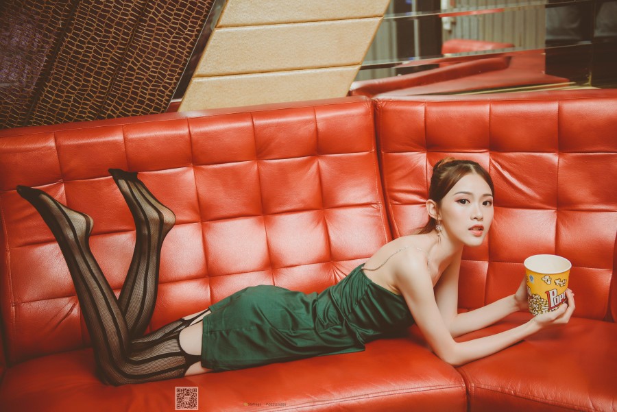 图片[71]-SSA丝社 第019期：小琪琪 KTV包厢里的魅惑黑丝网袜裸足特写 – 速更版-美库