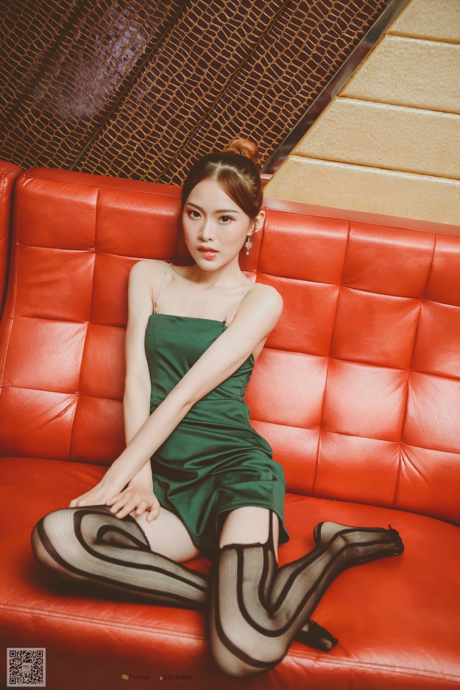 图片[92]-SSA丝社 第019期：小琪琪 KTV包厢里的魅惑黑丝网袜裸足特写 – 速更版-美库