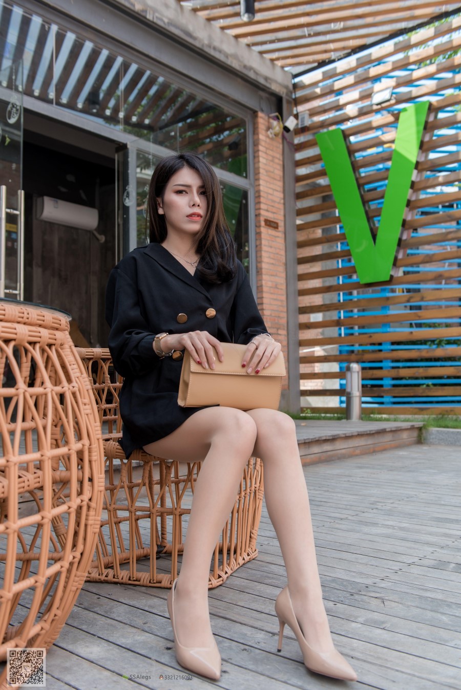 图片[7]-SSA丝社 第024期： 芷沫 高冷混血女王  肉丝街拍 – 速更版-美库