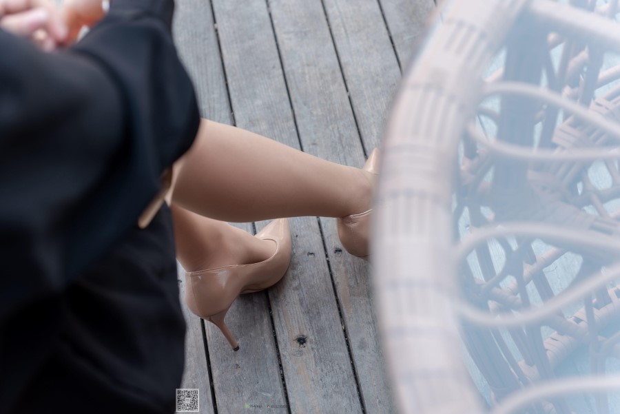 图片[11]-SSA丝社 第024期： 芷沫 高冷混血女王  肉丝街拍 – 速更版-美库