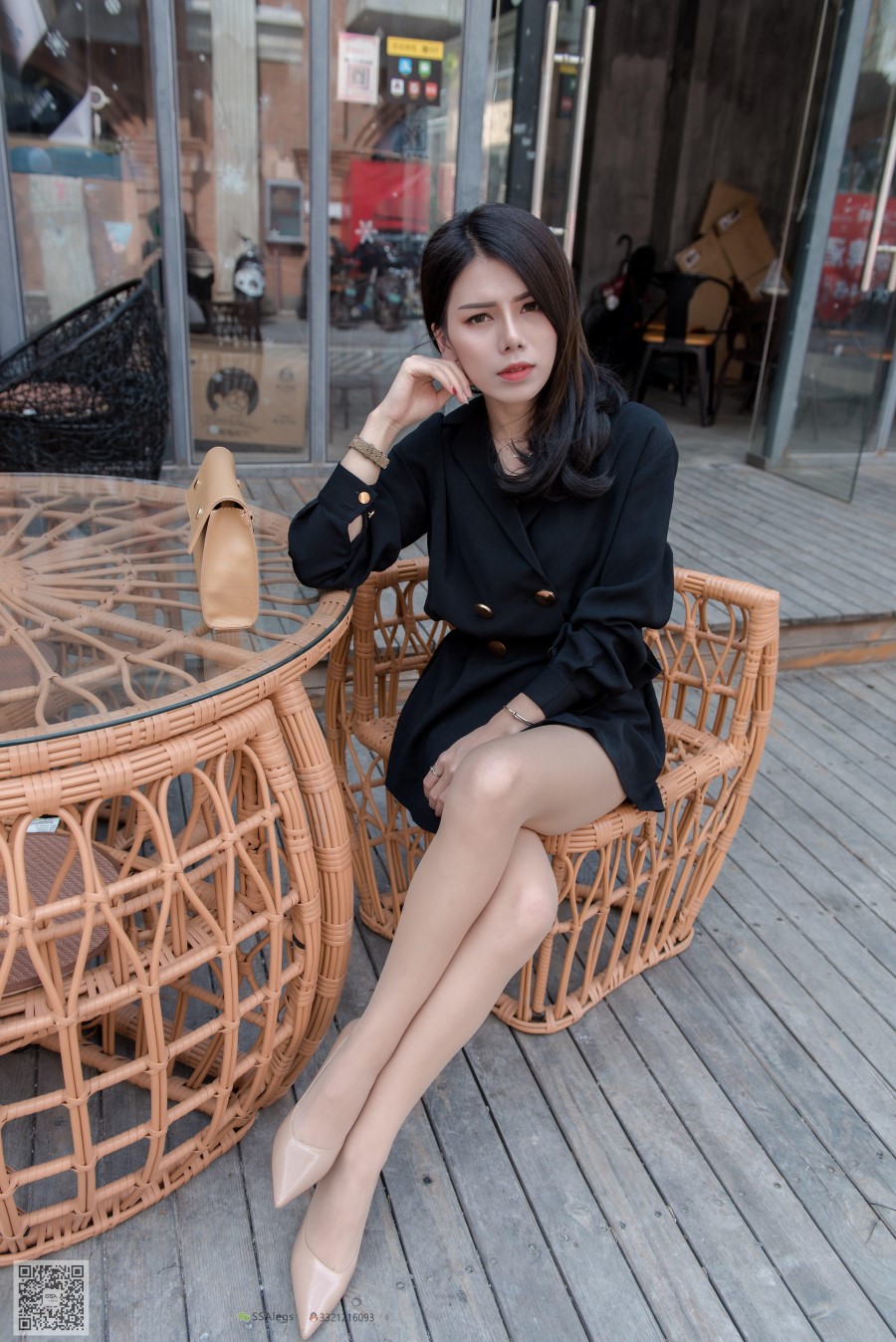 图片[15]-SSA丝社 第024期： 芷沫 高冷混血女王  肉丝街拍 – 速更版-美库