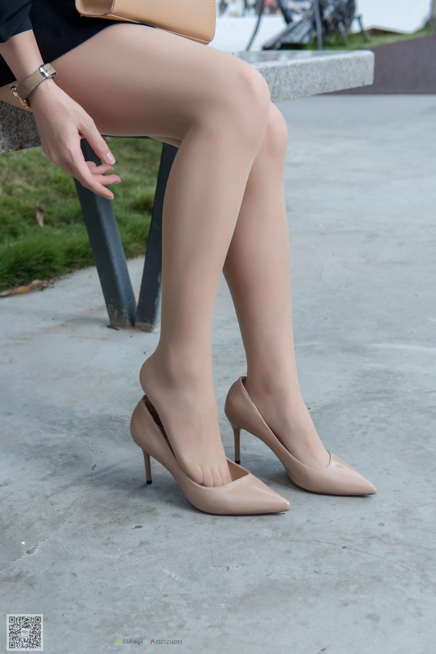 图片[32]-SSA丝社 第024期： 芷沫 高冷混血女王  肉丝街拍 – 速更版-美库