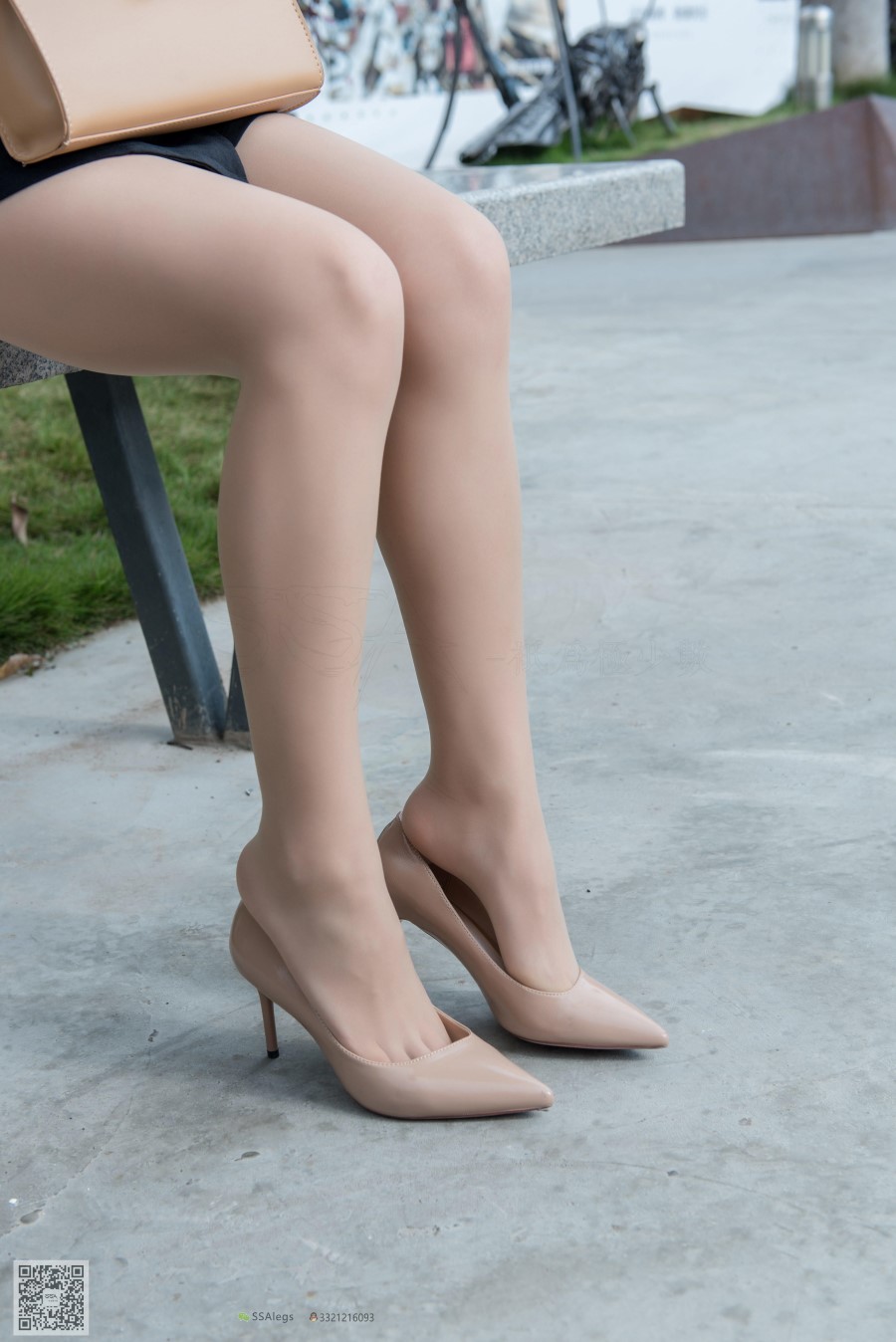 图片[33]-SSA丝社 第024期： 芷沫 高冷混血女王  肉丝街拍 – 速更版-美库